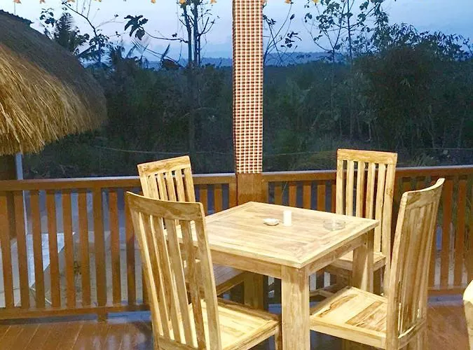 Puri Sari Mangrove レンボンガン島